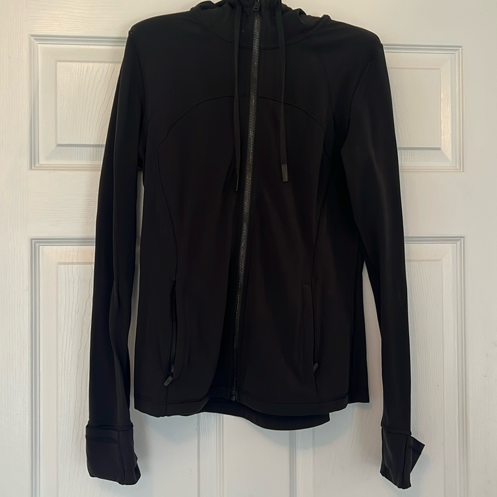 Lululemon size 10 black jacket with mesh vent back